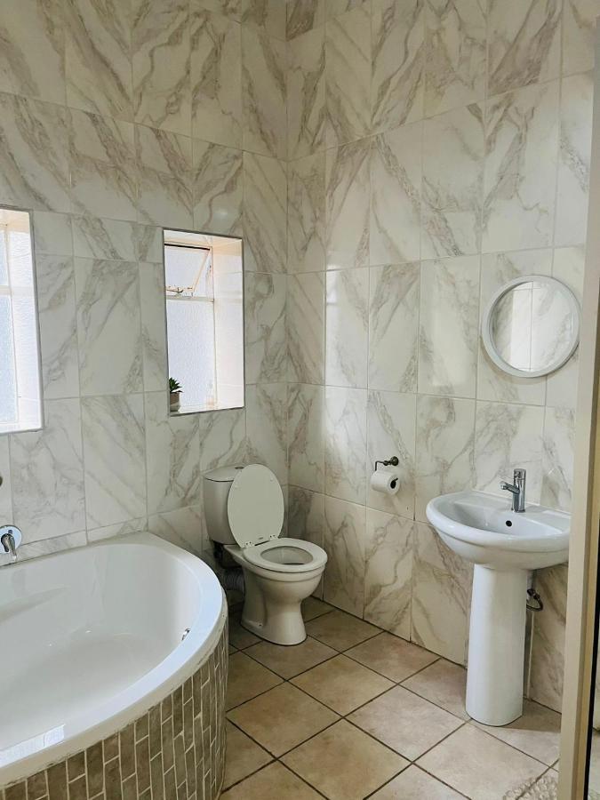 St Eve Lodge & Spa Bloemfontein Esterno foto