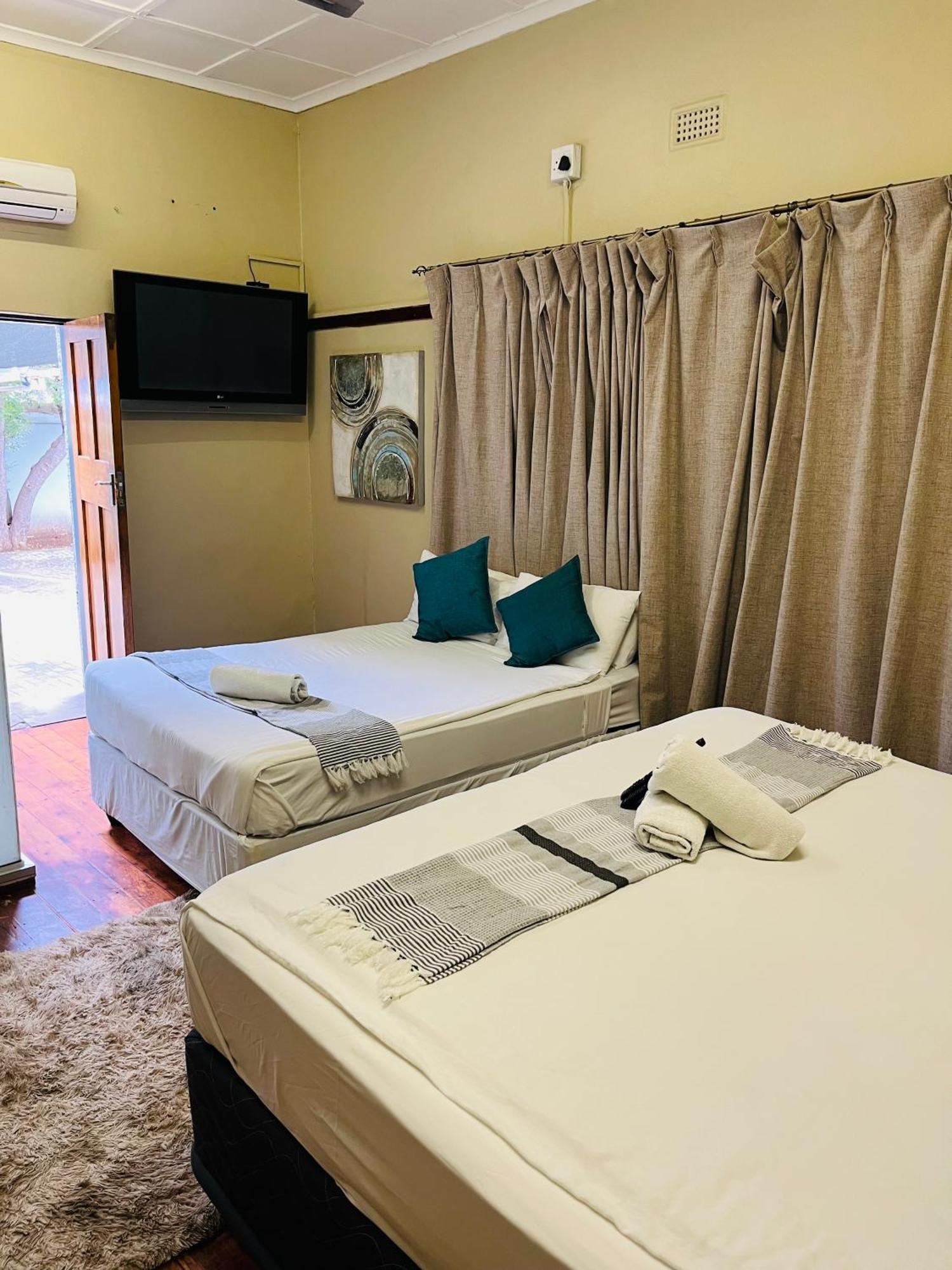 St Eve Lodge & Spa Bloemfontein Esterno foto