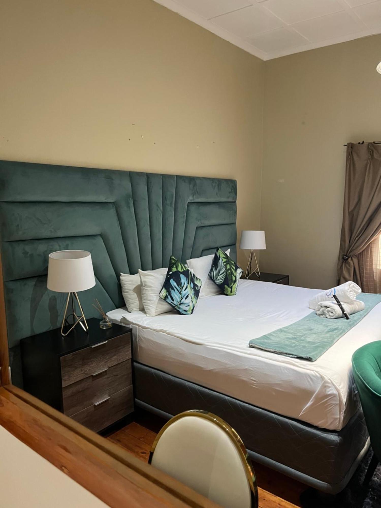 St Eve Lodge & Spa Bloemfontein Esterno foto